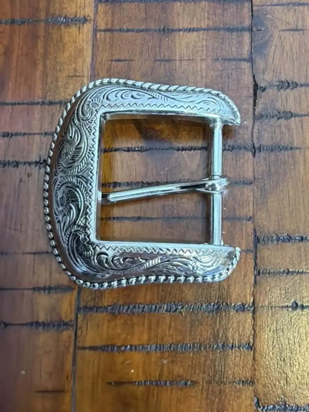 Western Silver-Tone Engraved Floral Motif Belt Buckle with Rope Edge